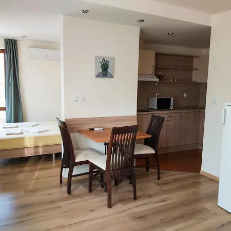 Golden House شقة *