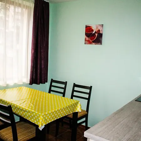 Golden House * Golden Sands