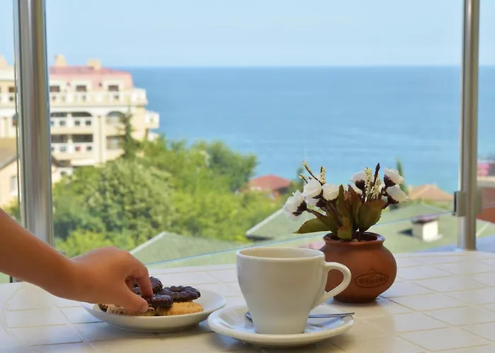 Golden House 아파트