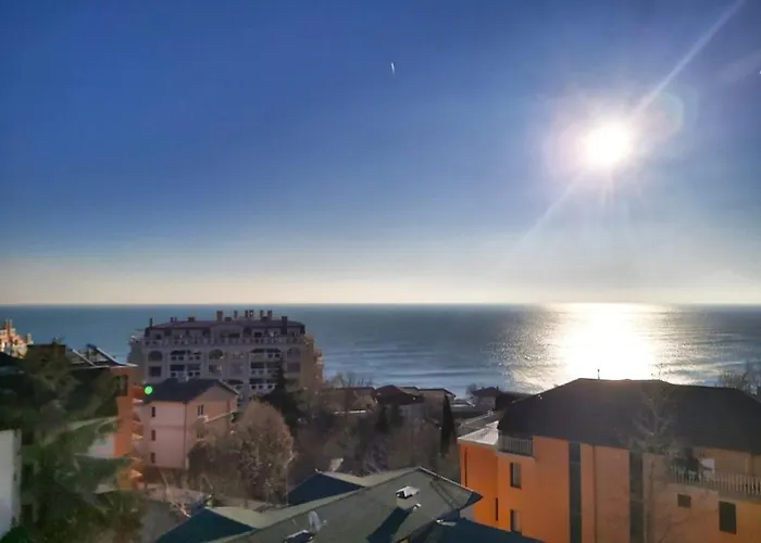 아파트 Golden House