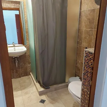 Апартамент Golden House *