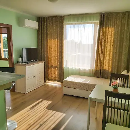 Golden House * Goudstrand