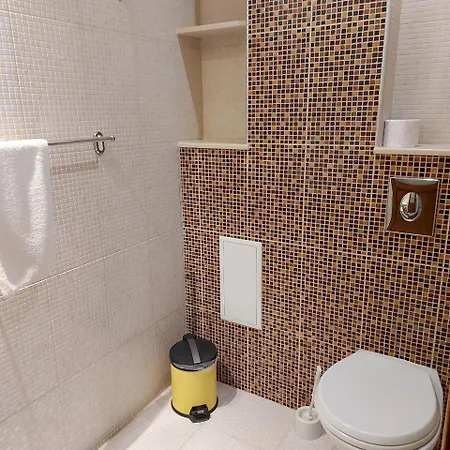 Апартамент Golden House