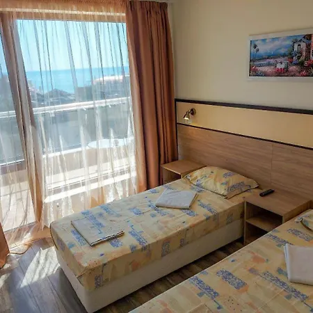 Golden House * Goudstrand