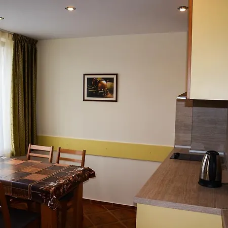 Golden House Апартамент *