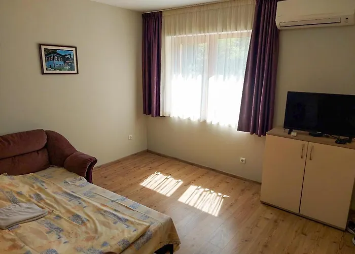 Golden House * Golden Sands