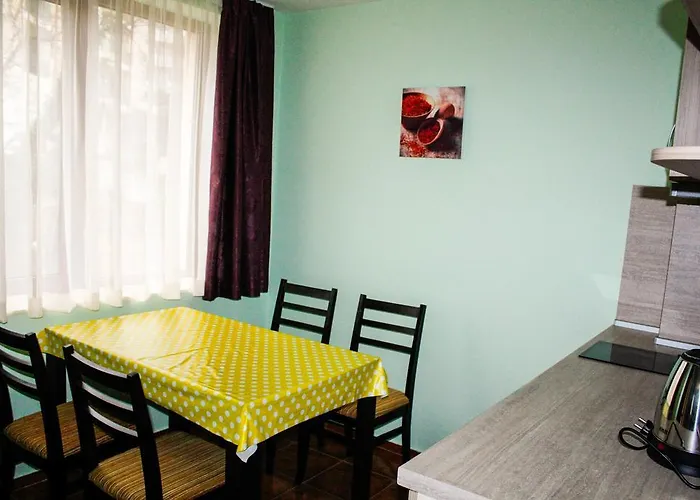 Golden House * Golden Sands